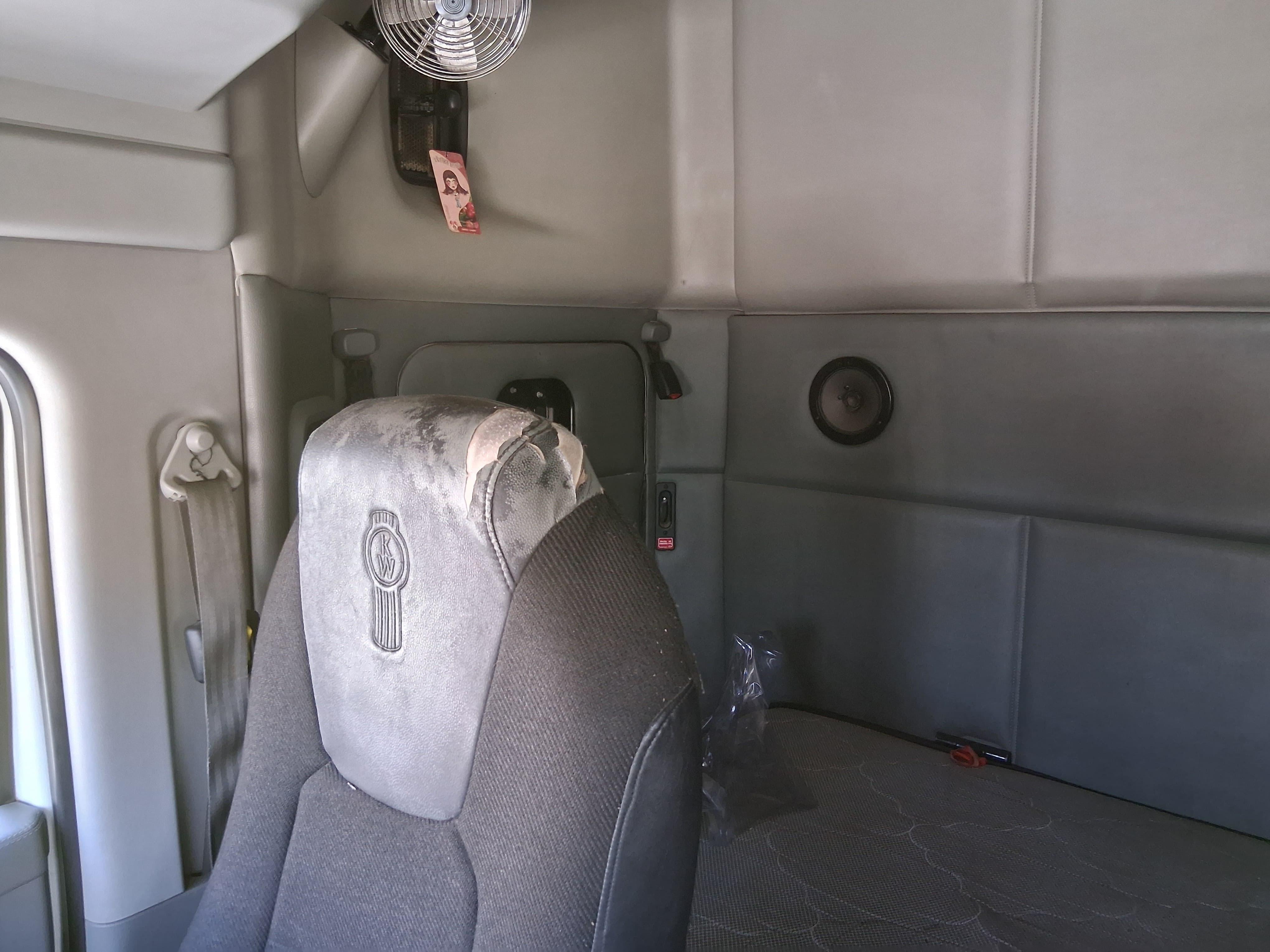 Kenworth T680 MX13 Paccar